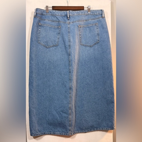 LOFT Women’s Size 18 Light Blue Denim Skirt - Picture 4 of 12